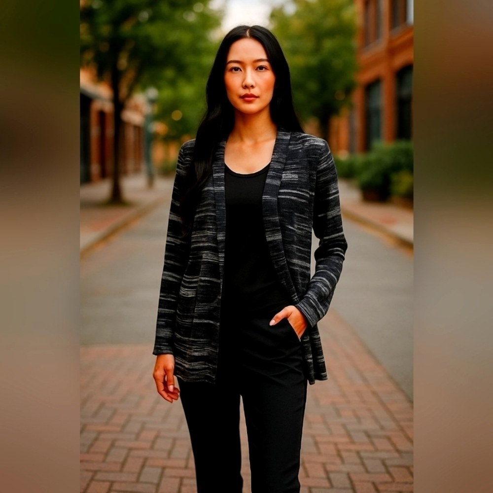 Suzie In The City Long Sleeve Jacket With Attached T Shirt Med Light & AIry